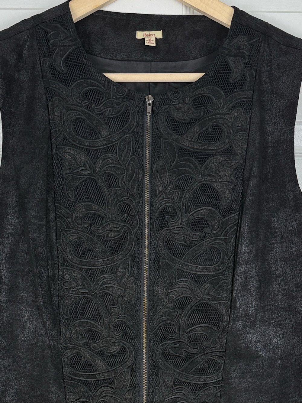 NWT Reba Black Embossed Studded Fringe Swing Western Cowgirl Vest Medium - Picture 3 of 8